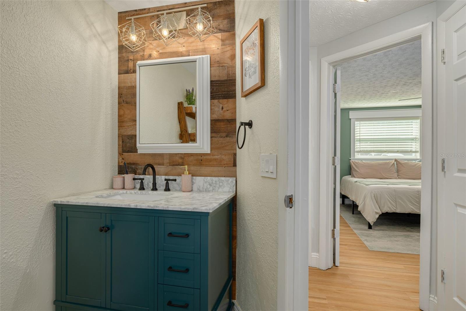 5030 OVERLOOK DR — photo 11