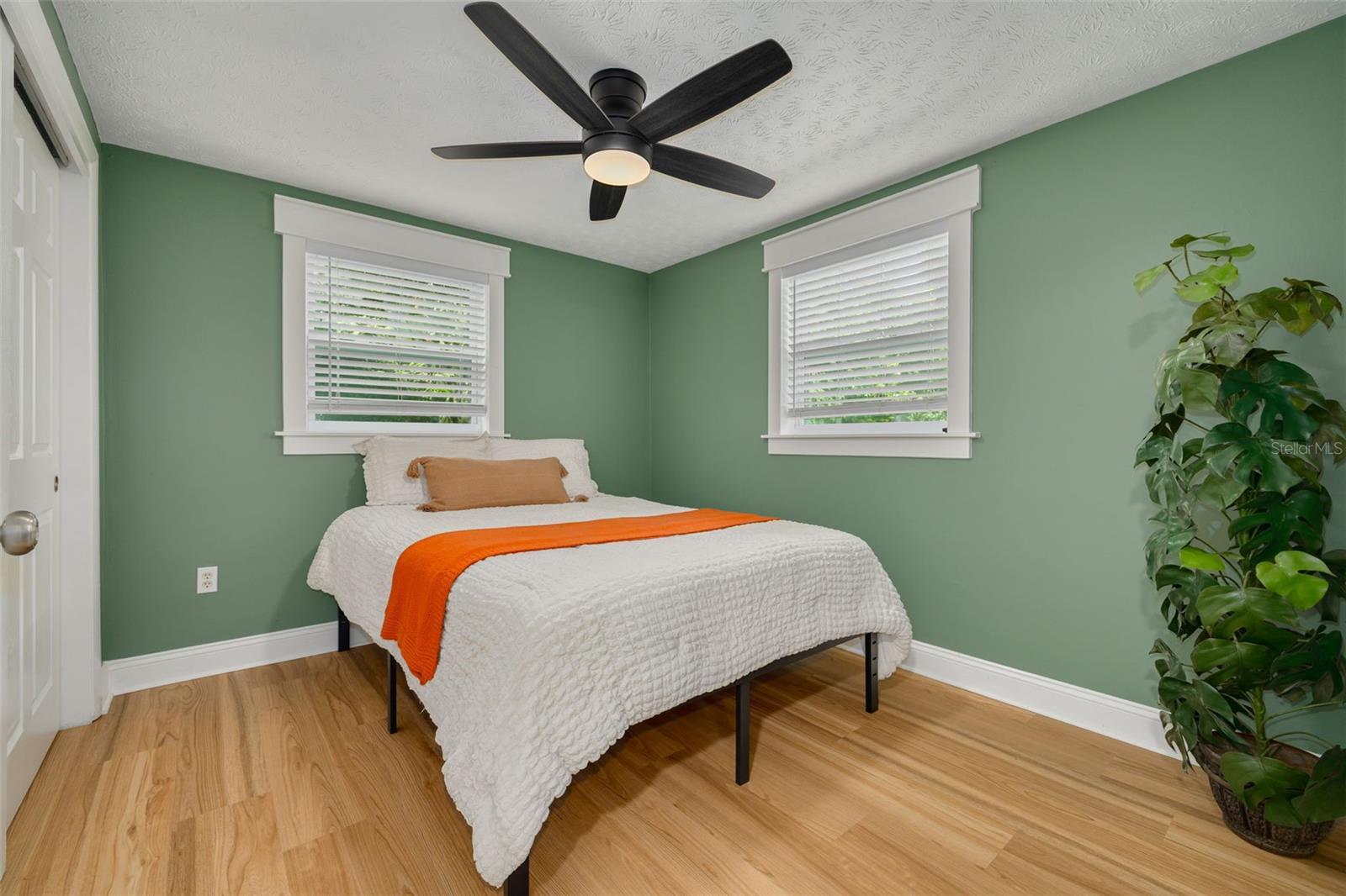 5030 OVERLOOK DR — photo 13