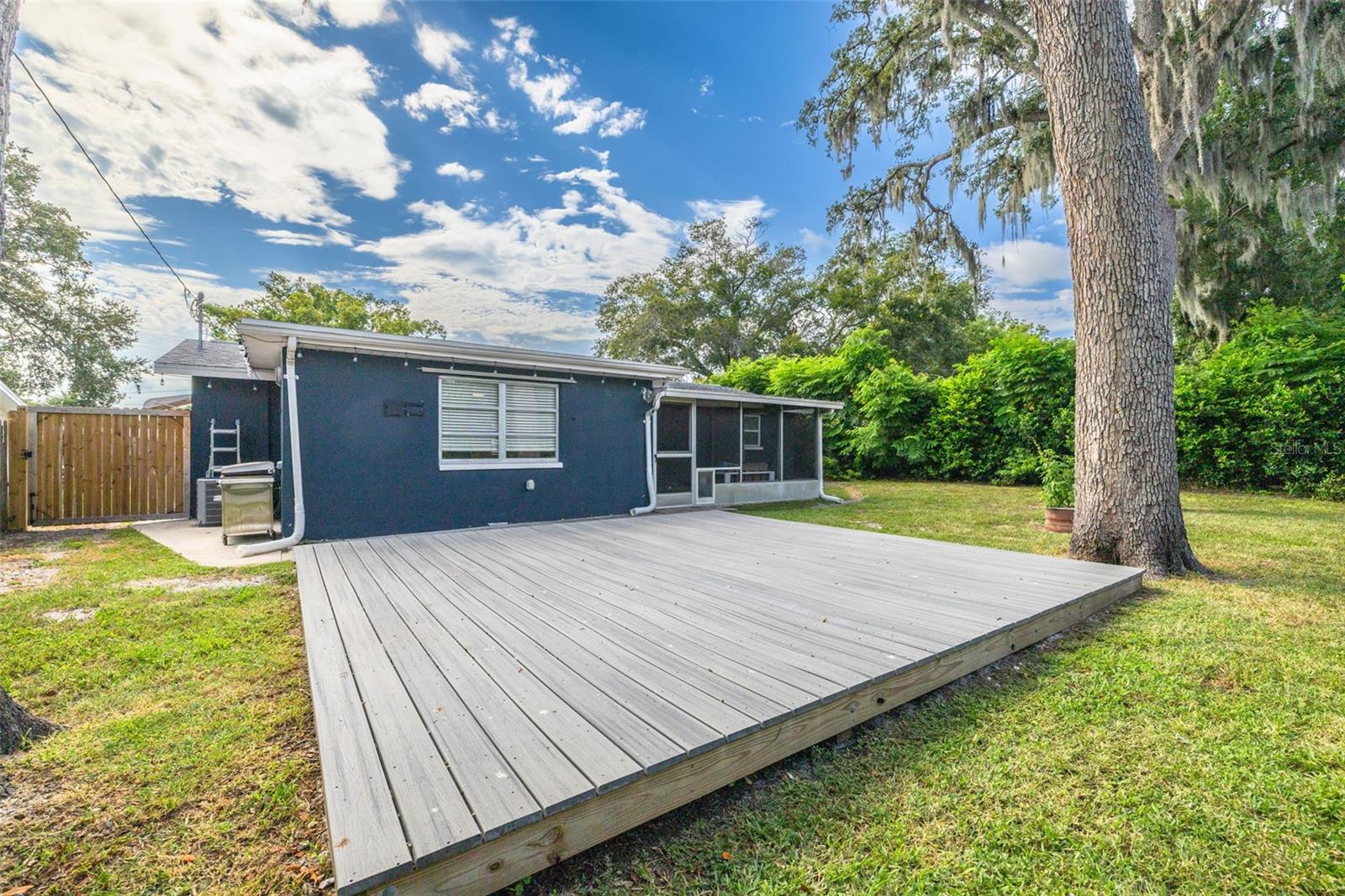 5030 OVERLOOK DR — photo 24