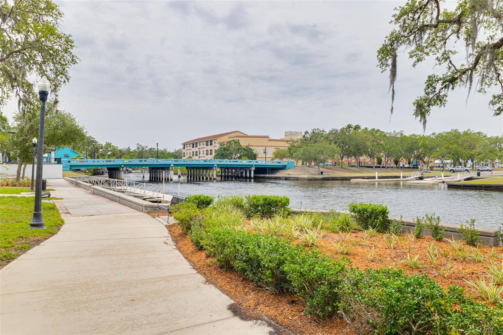 5030 OVERLOOK DR — photo 31