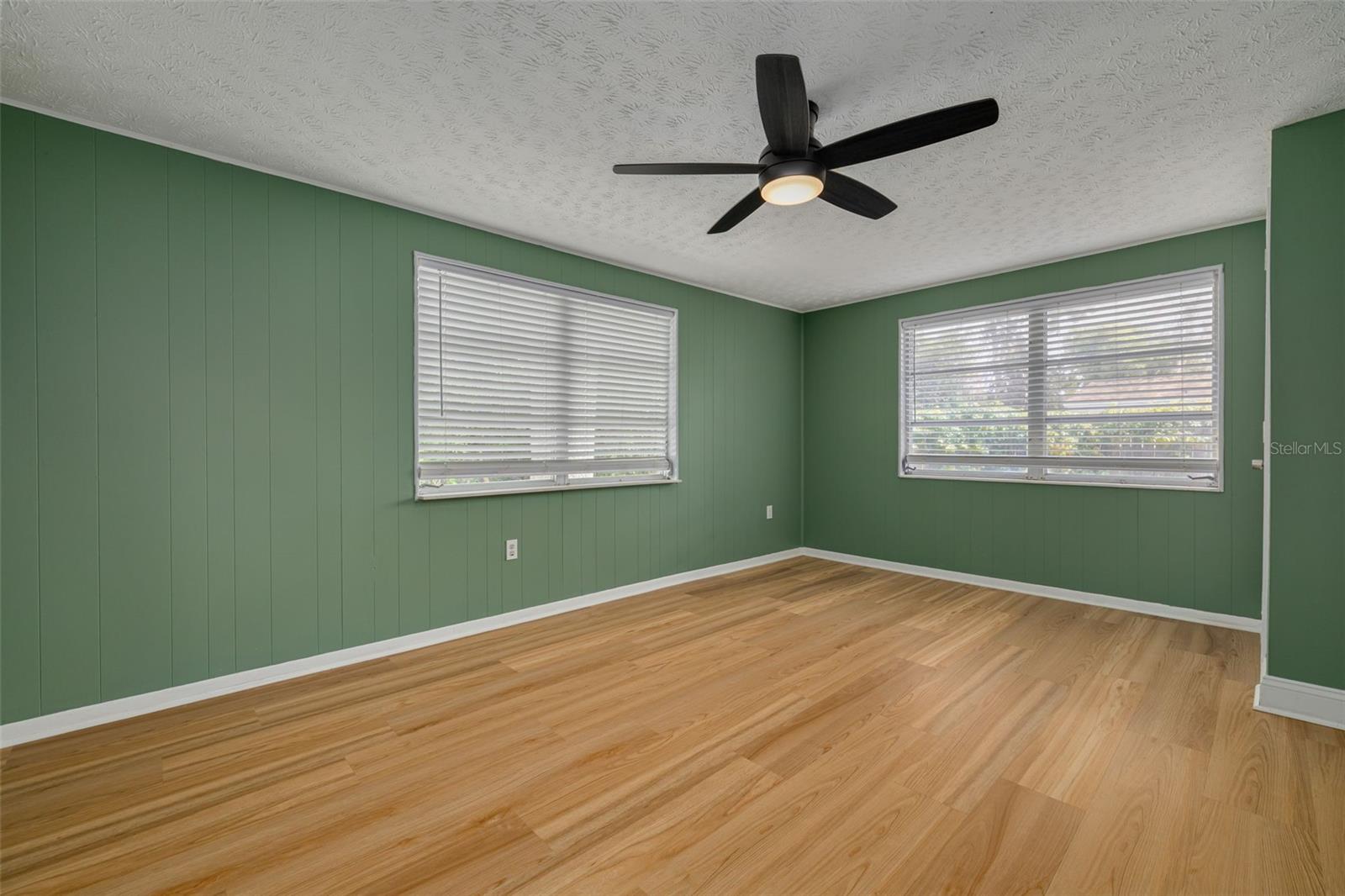5030 OVERLOOK DR — photo 17