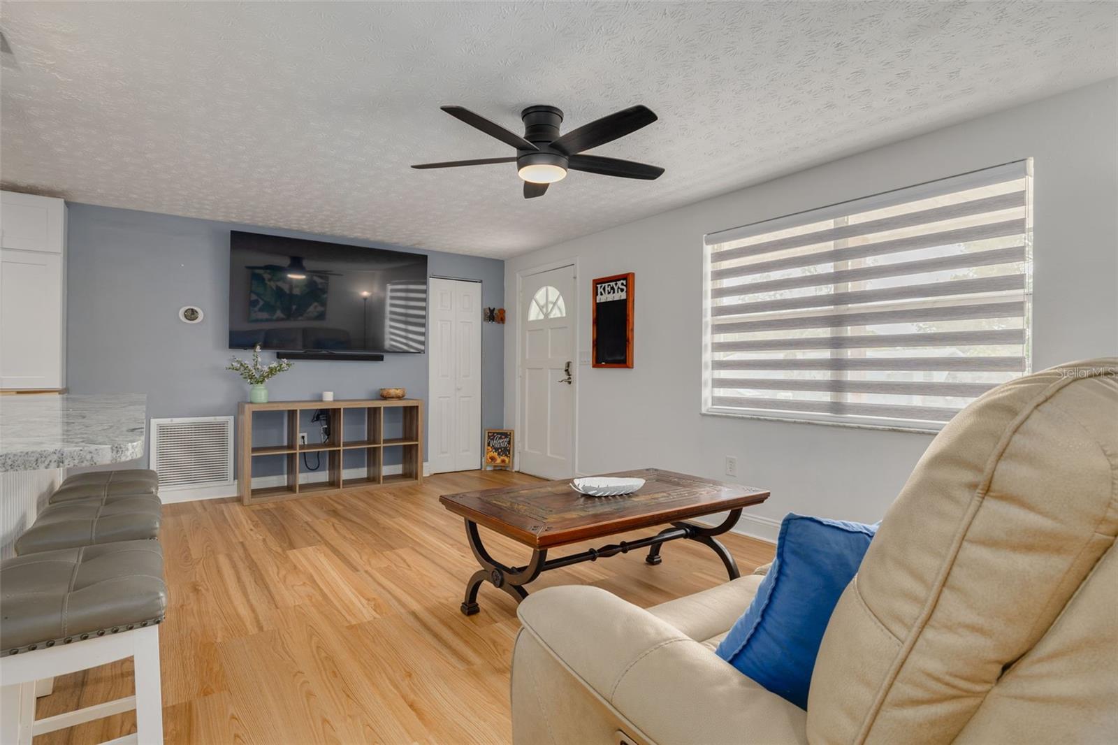 5030 OVERLOOK DR — photo 8