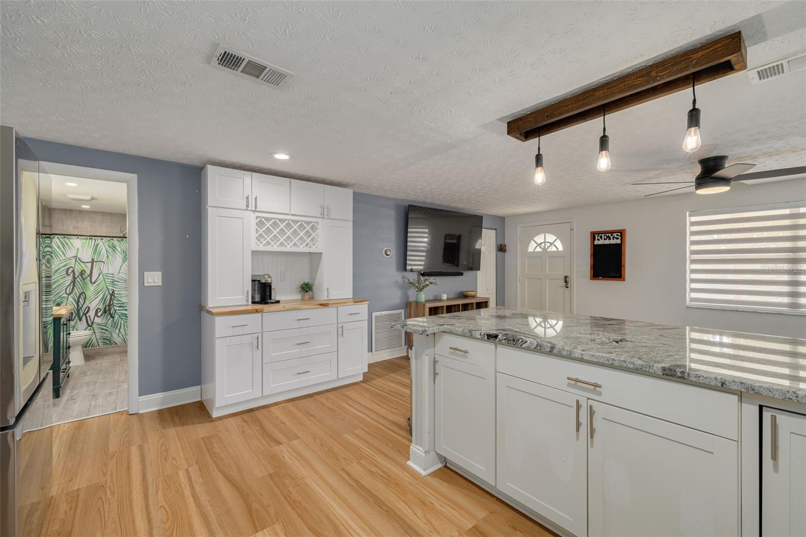 5030 OVERLOOK DR — photo 5
