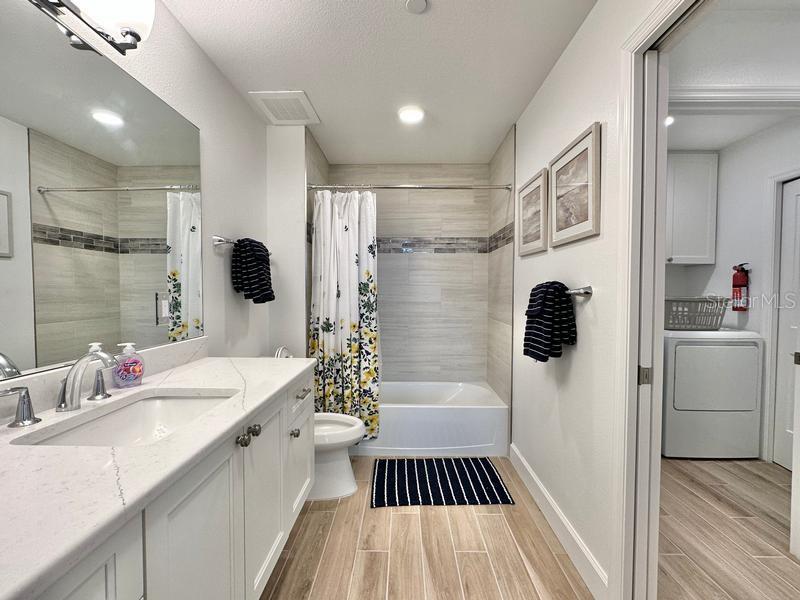 125 ISLAND WAY #305 — photo 30