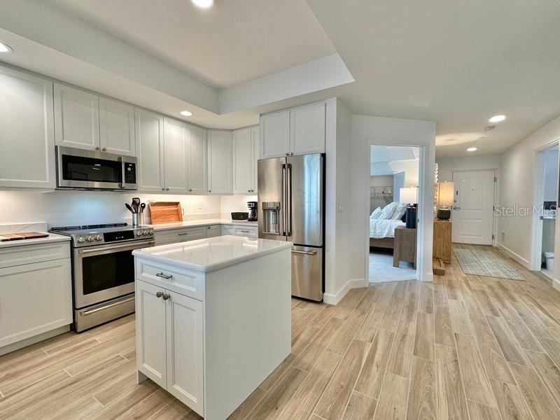125 ISLAND WAY #305 — photo 10