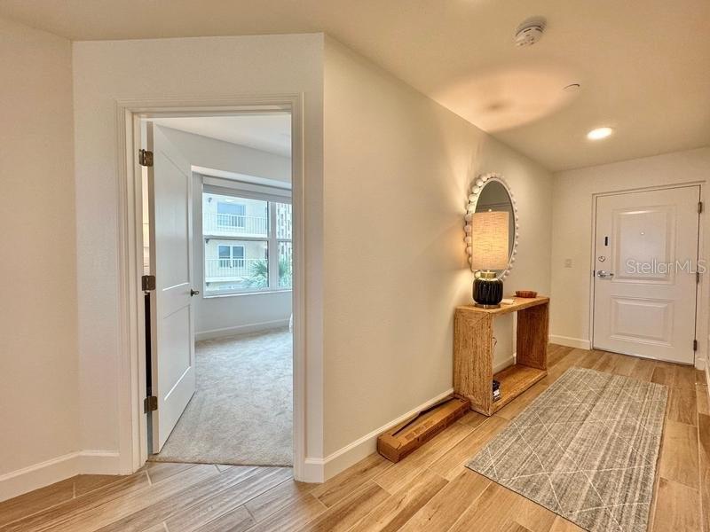 125 ISLAND WAY #305 — photo 8