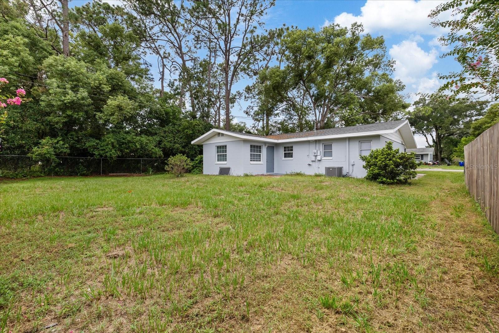 5900 AVOCADO ST — photo 27