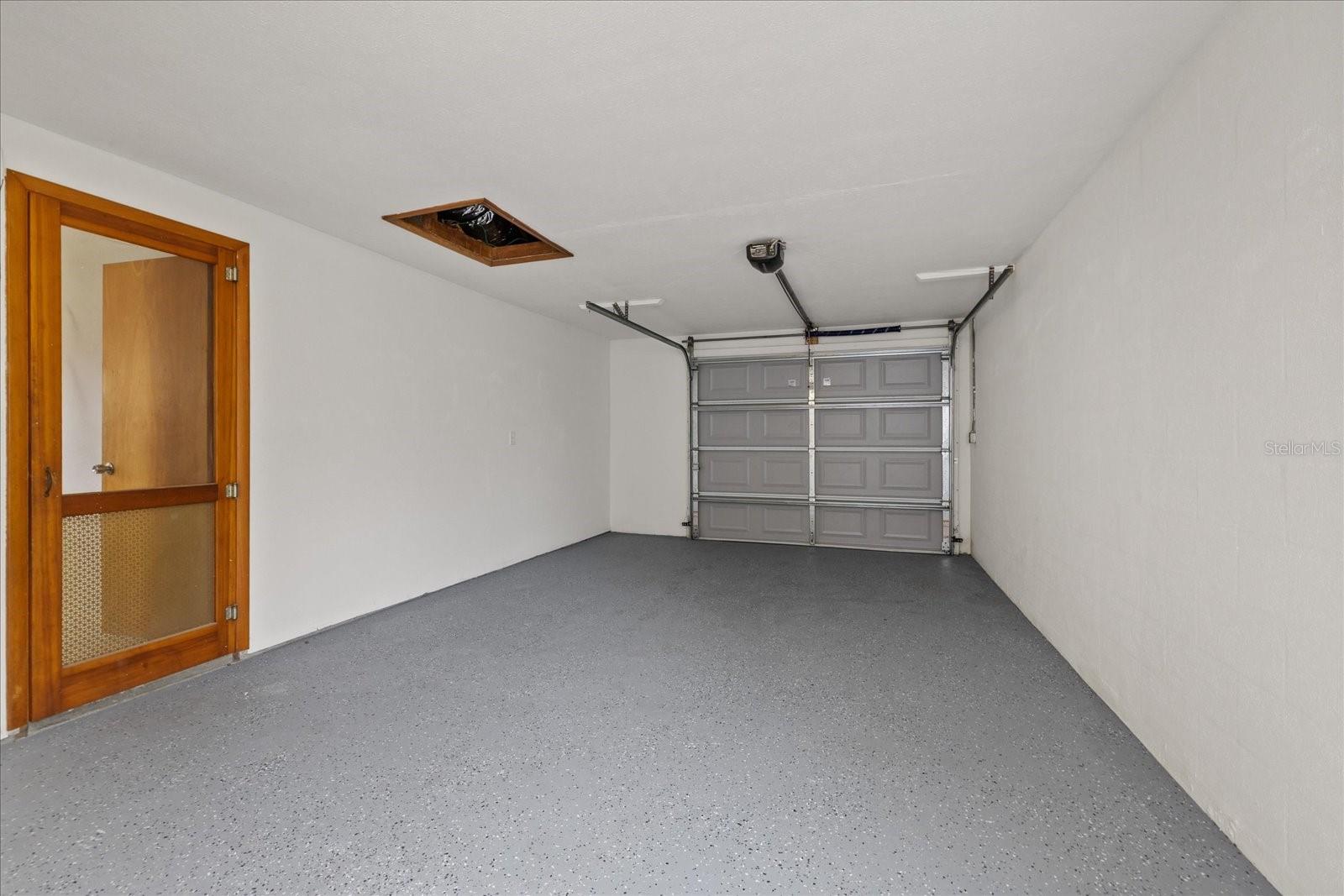5900 AVOCADO ST — photo 24