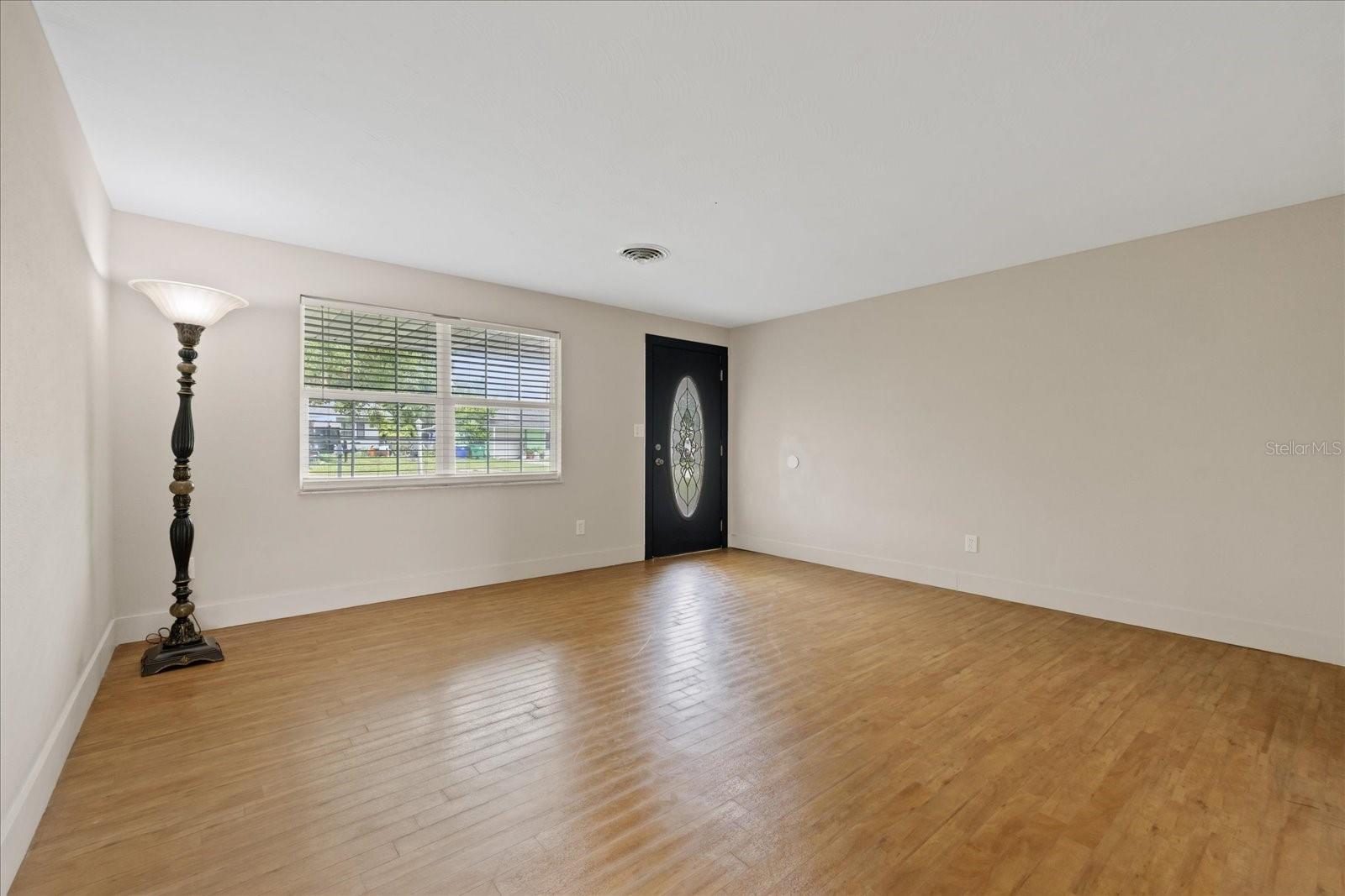 5900 AVOCADO ST — photo 15