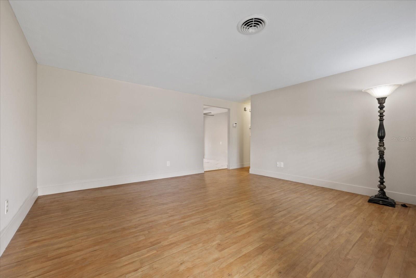 5900 AVOCADO ST — photo 14