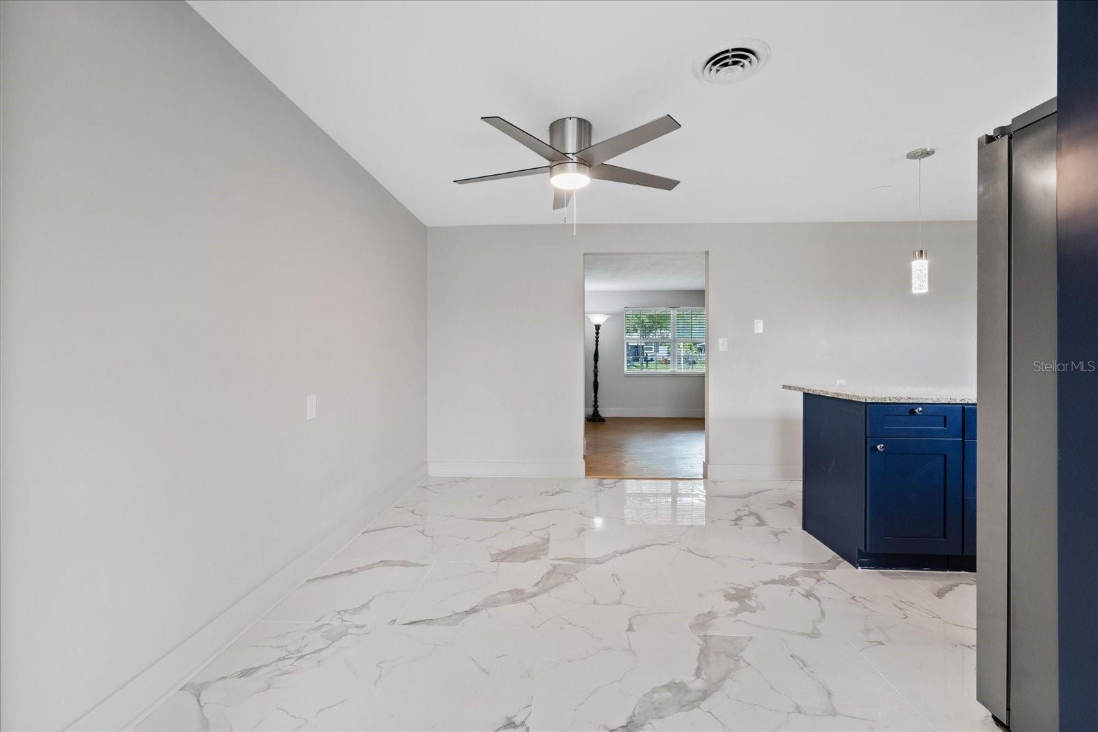 5900 AVOCADO ST — photo 12