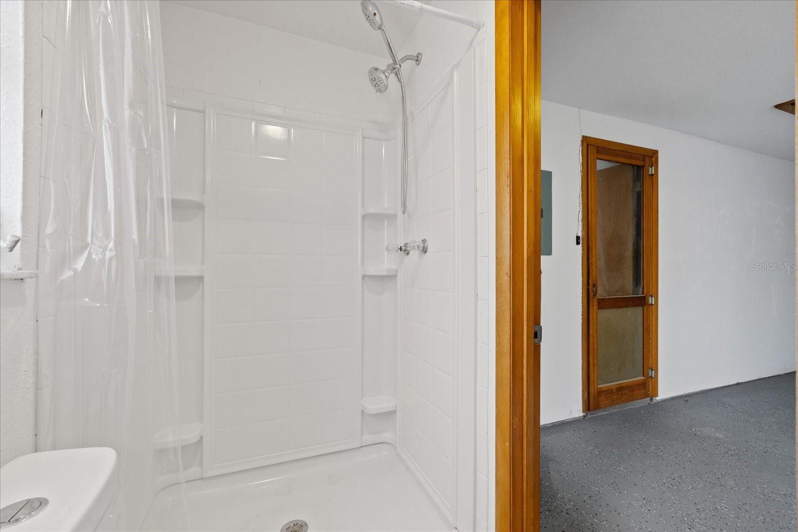 5900 AVOCADO ST — photo 22