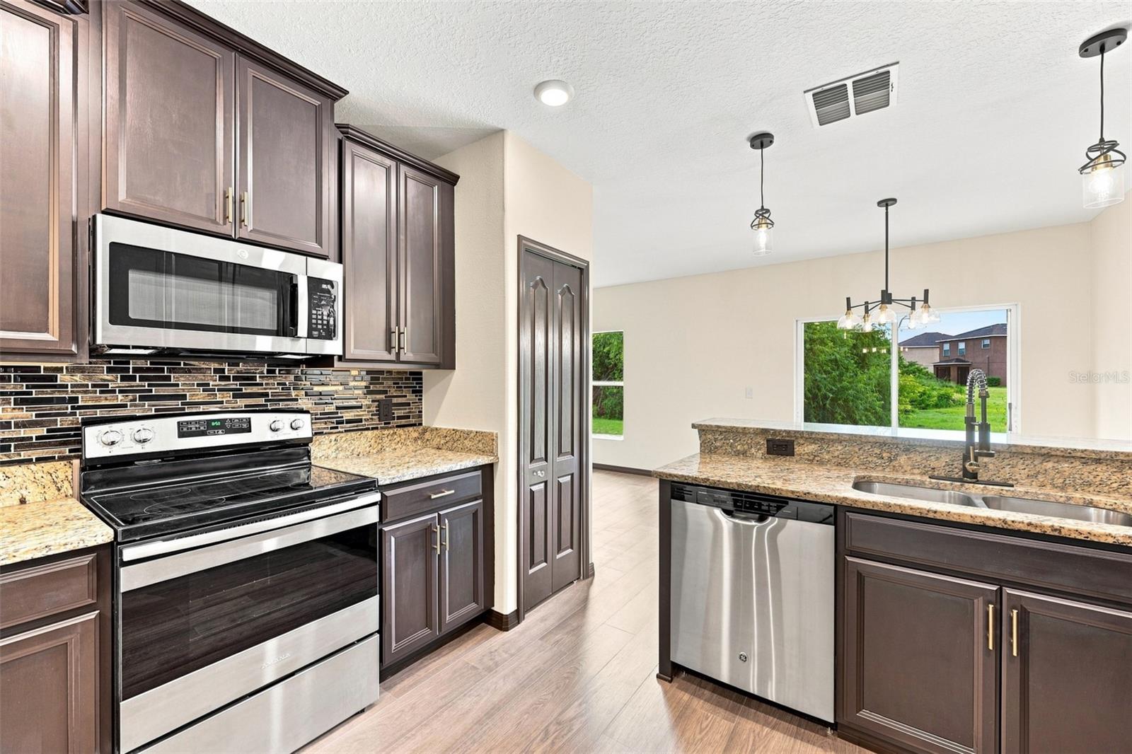1403 TRAILWATER ST — photo 10