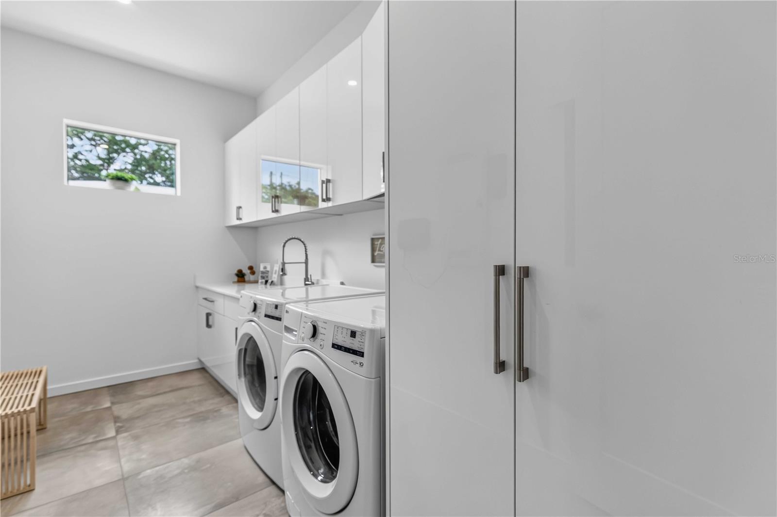 2419 HILLVIEW ST — photo 45