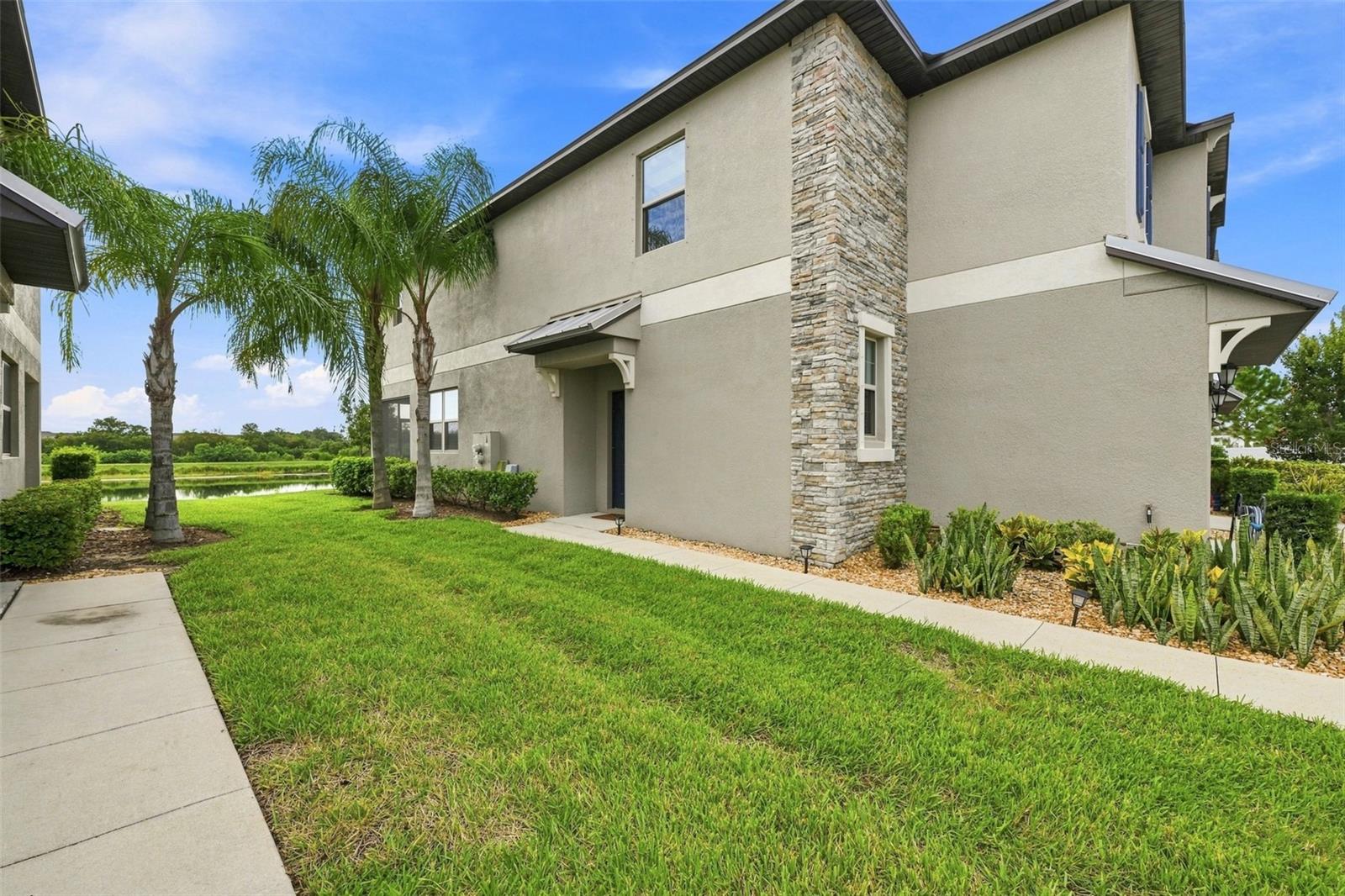 15548 FLORENCE HOLLOW PL — photo 32