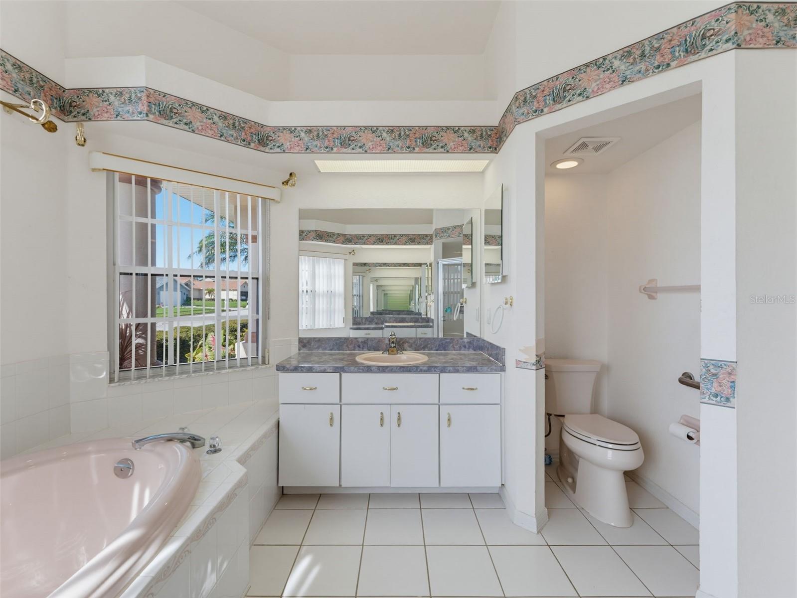8425 DANBURY LN — photo 39