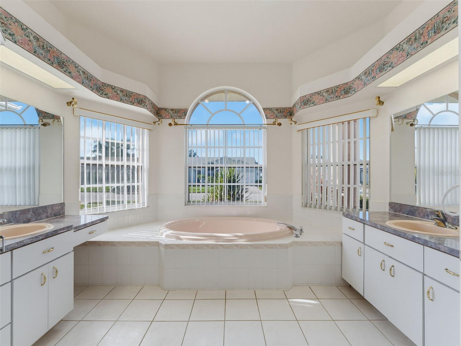 8425 DANBURY LN — photo 30