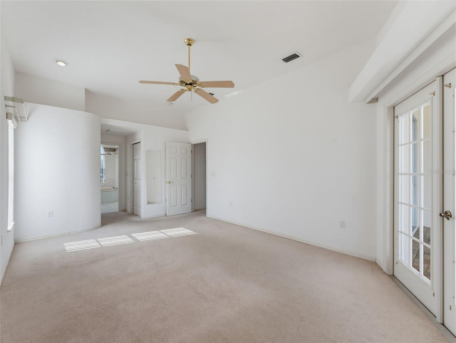 8425 DANBURY LN — photo 28