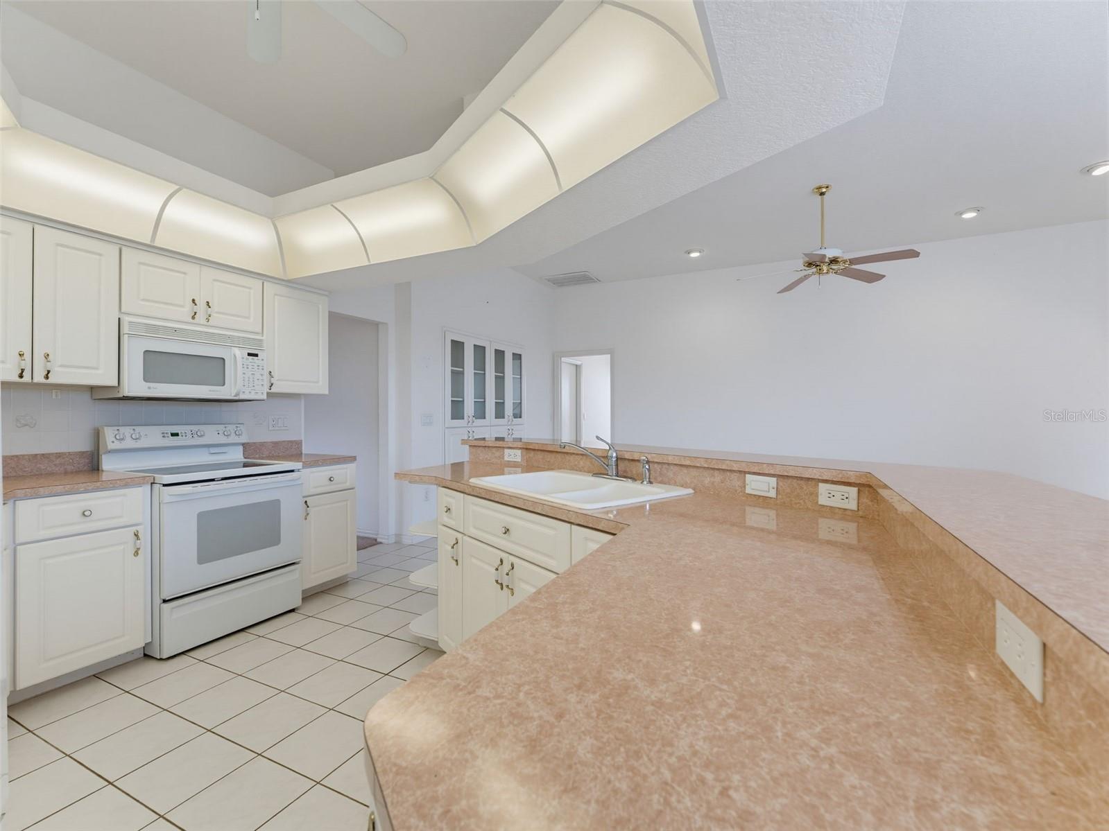 8425 DANBURY LN — photo 53