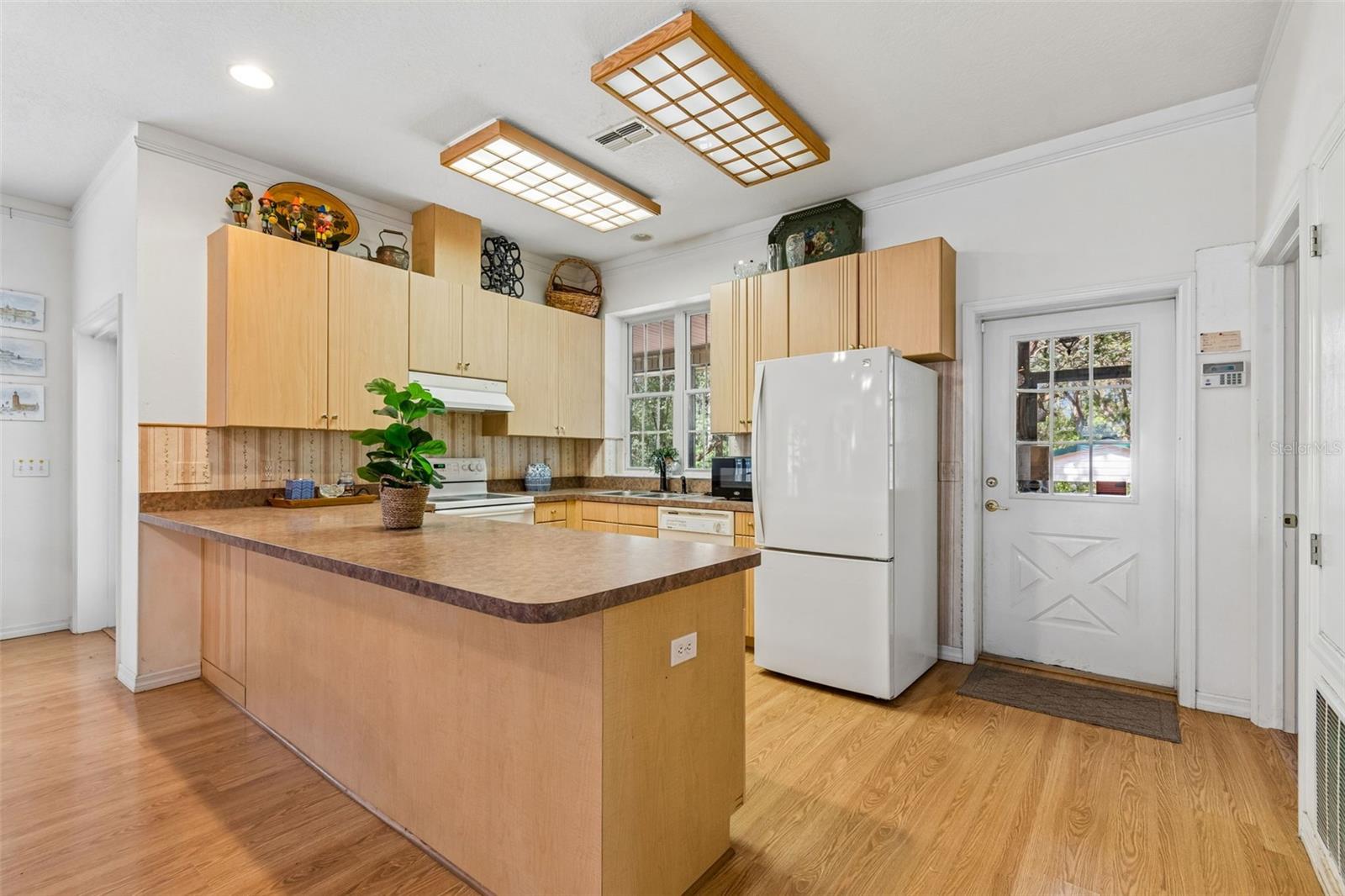 21835 VALHALLA WAY — photo 33