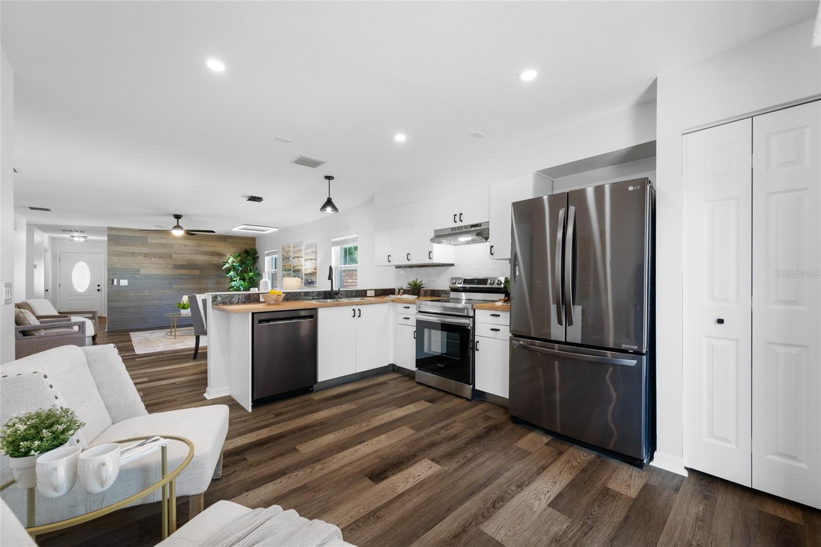 608 2ND ST SW — photo 34