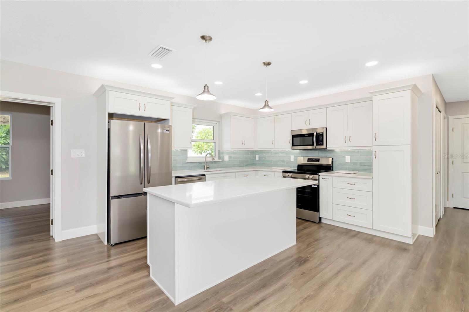 2253 GOLDENROD ST — photo 12