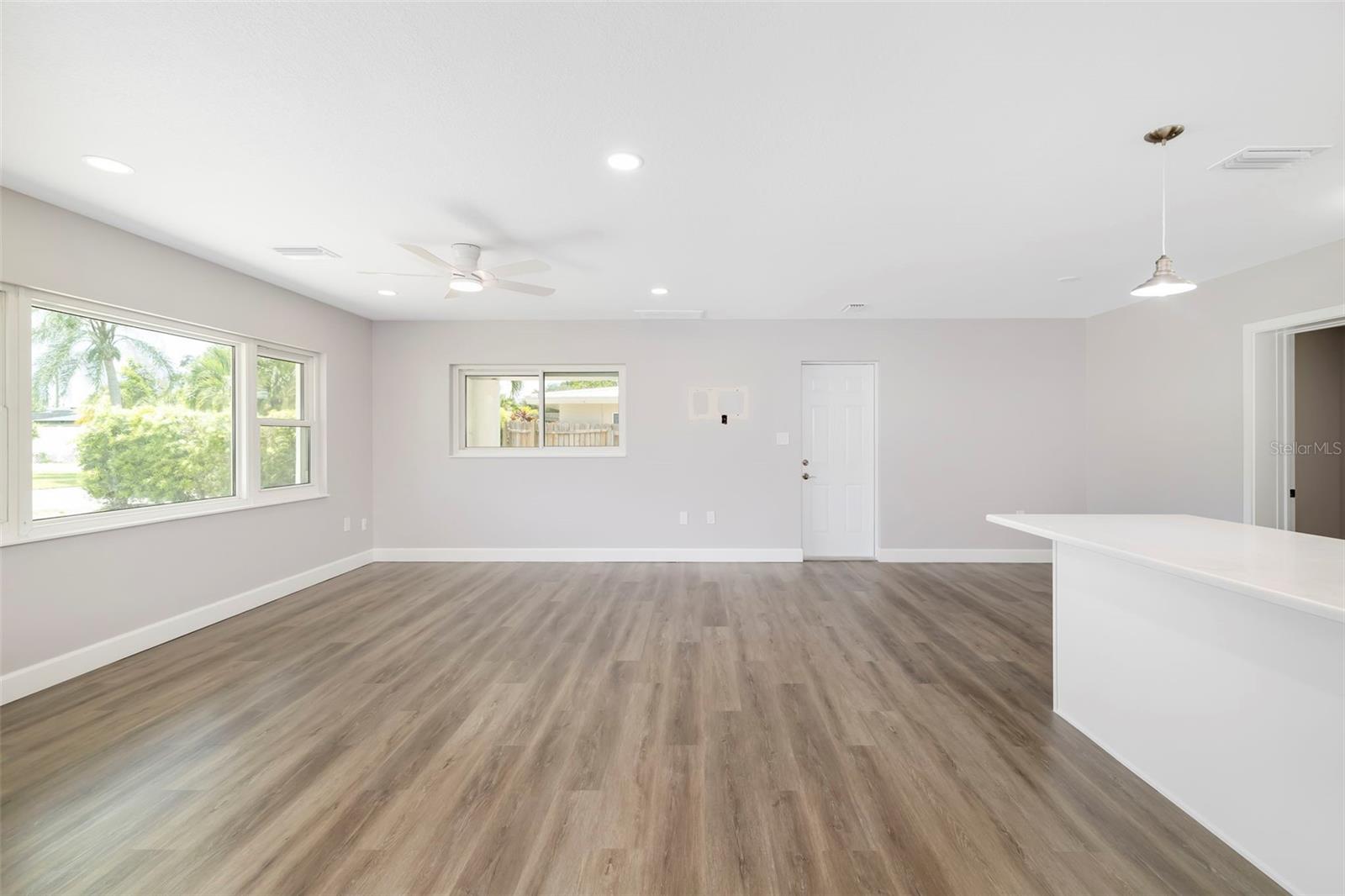 2253 GOLDENROD ST — photo 8