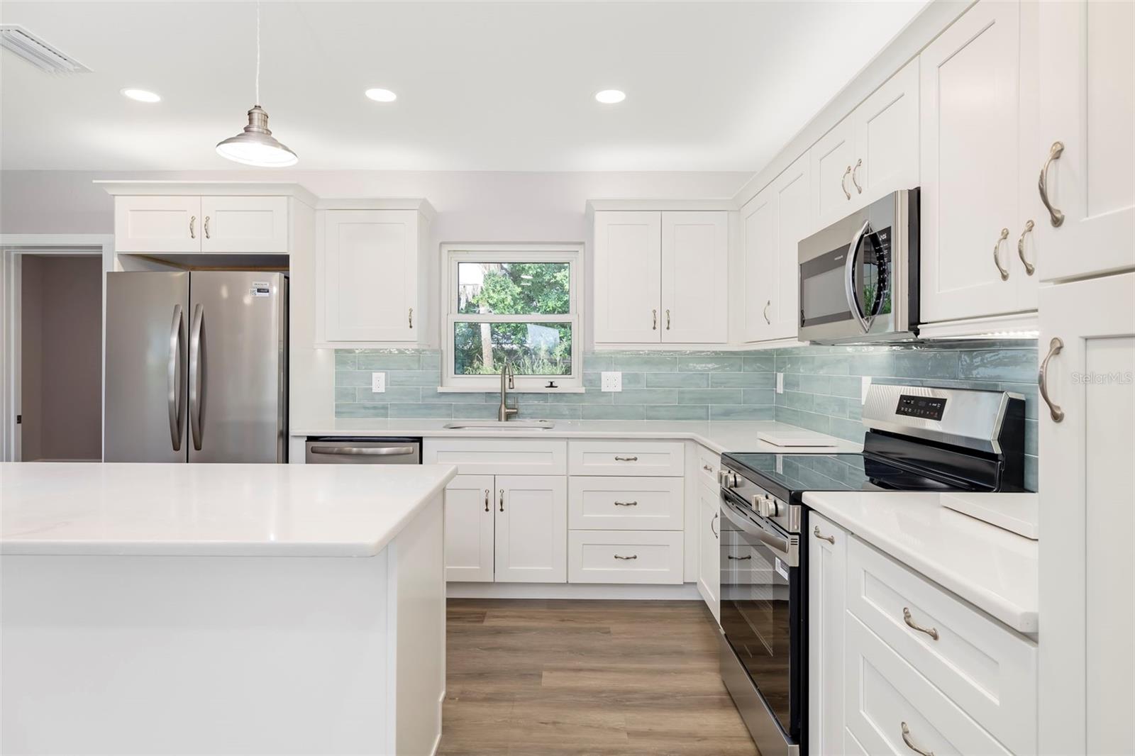 2253 GOLDENROD ST — photo 13