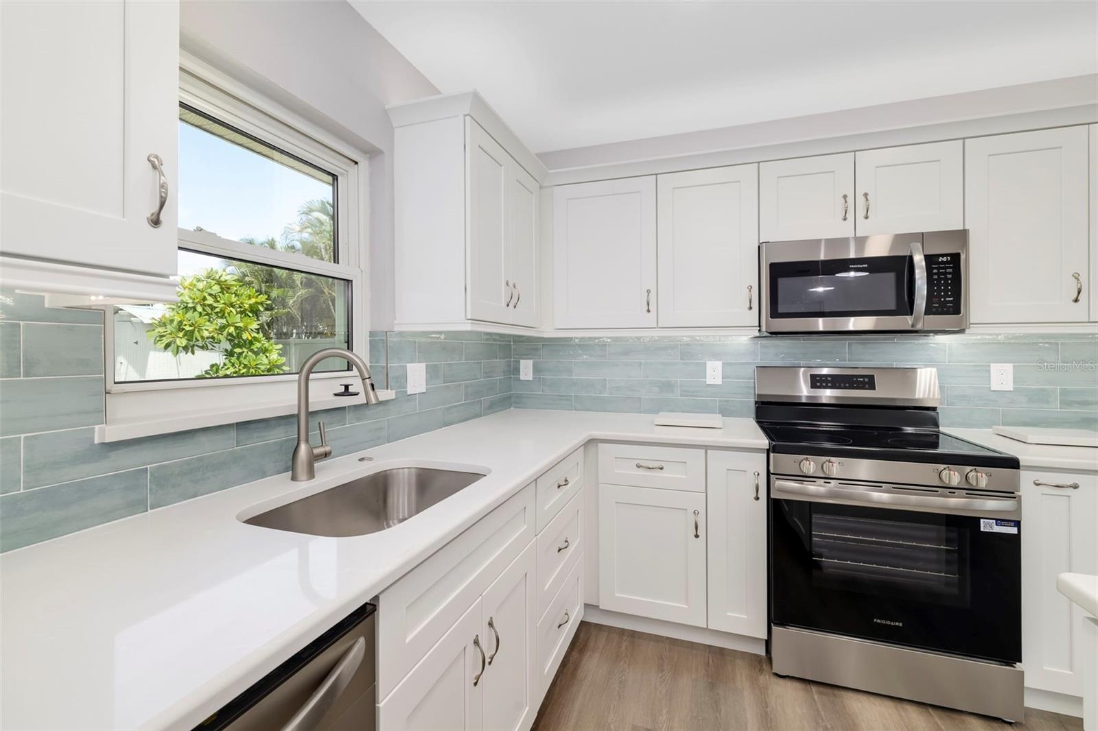 2253 GOLDENROD ST — photo 16