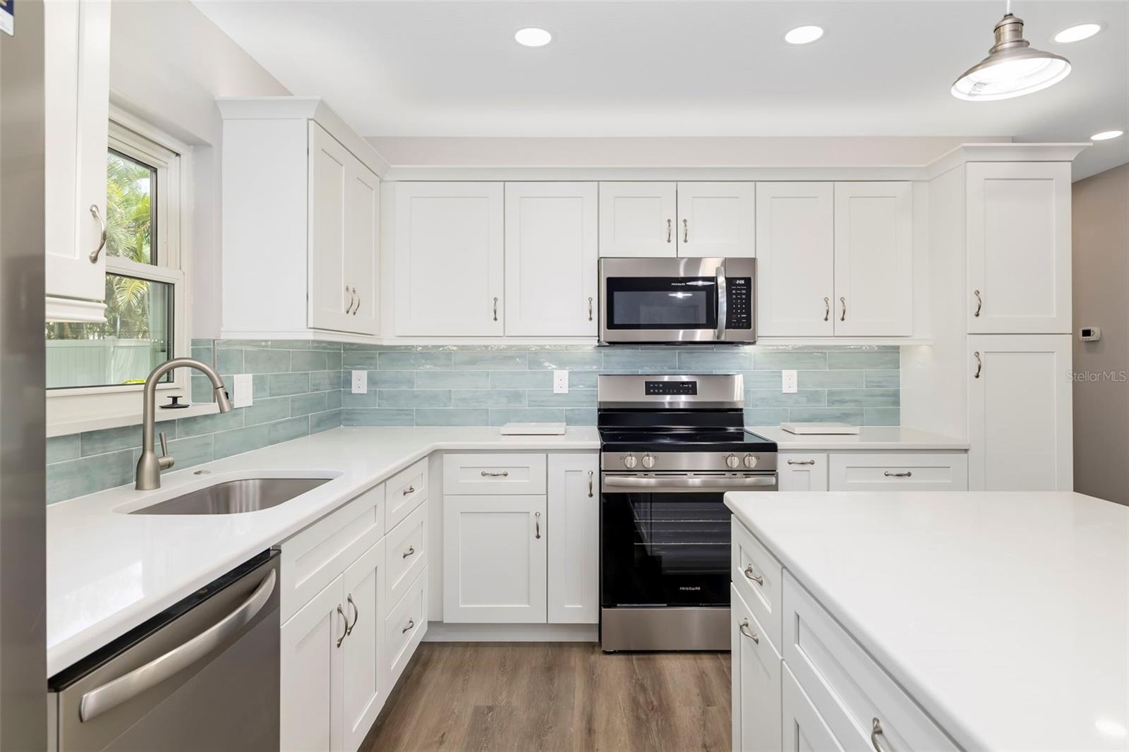 2253 GOLDENROD ST — photo 15