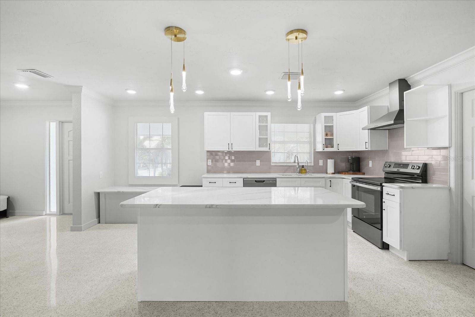 10001 S YACHT CLUB DR — photo 8