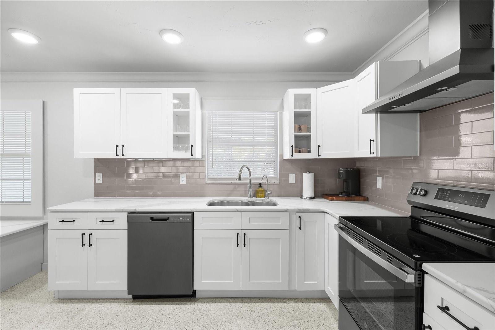 10001 S YACHT CLUB DR — photo 15