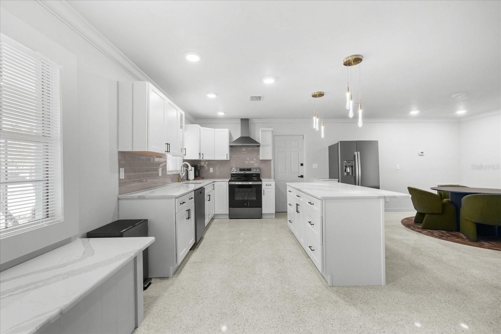 10001 S YACHT CLUB DR — photo 9