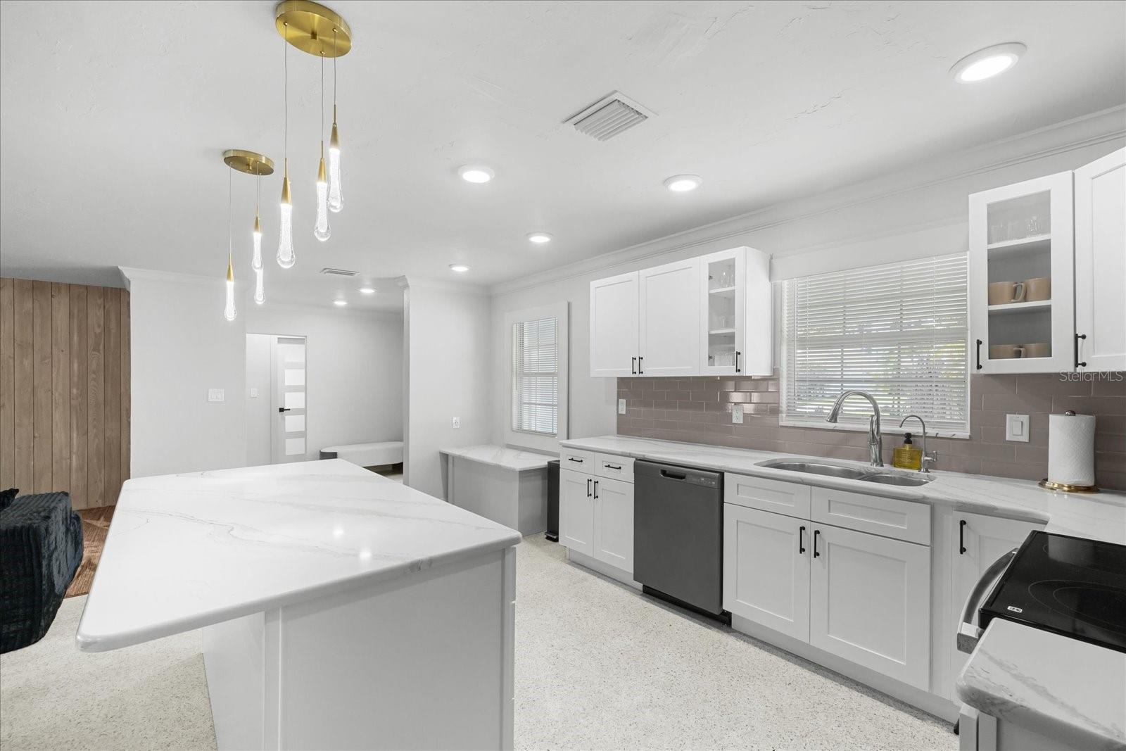 10001 S YACHT CLUB DR — photo 12