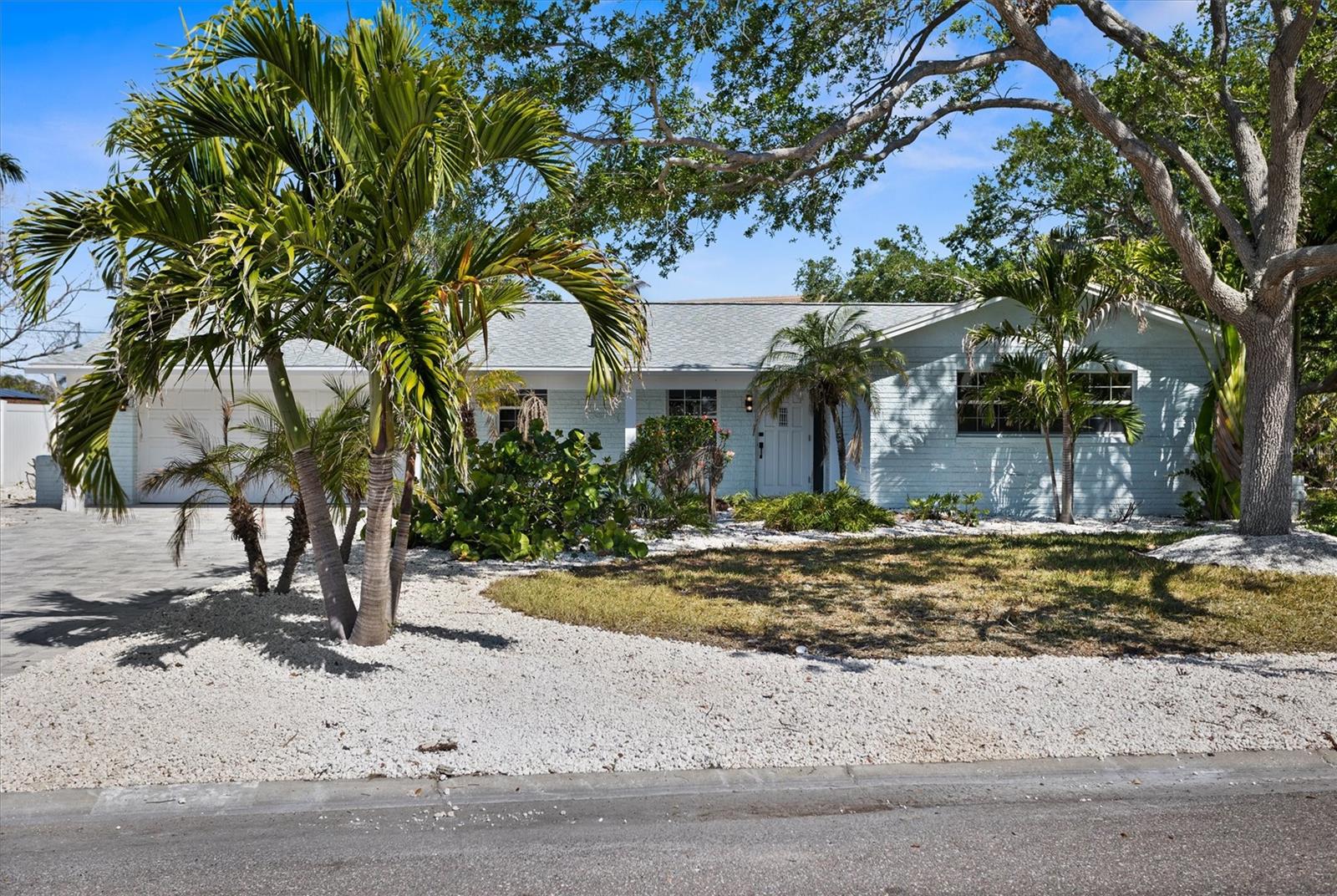 10001 S YACHT CLUB DR — photo 2