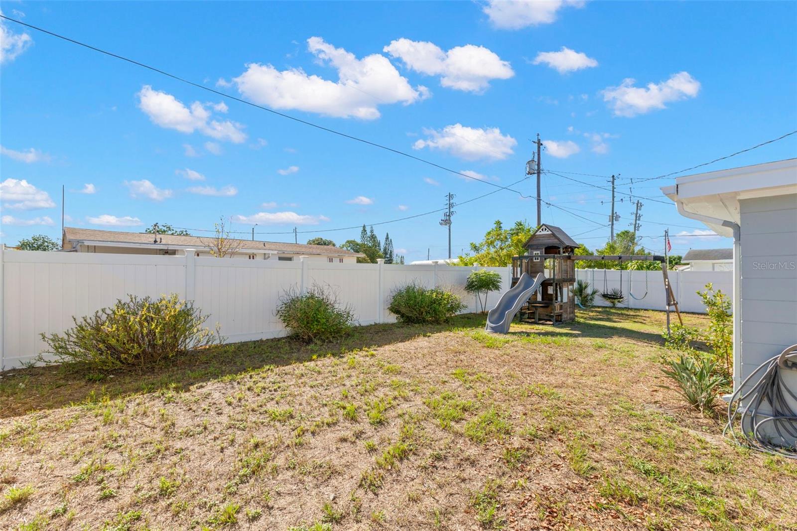1508 DERRICK ST — photo 28