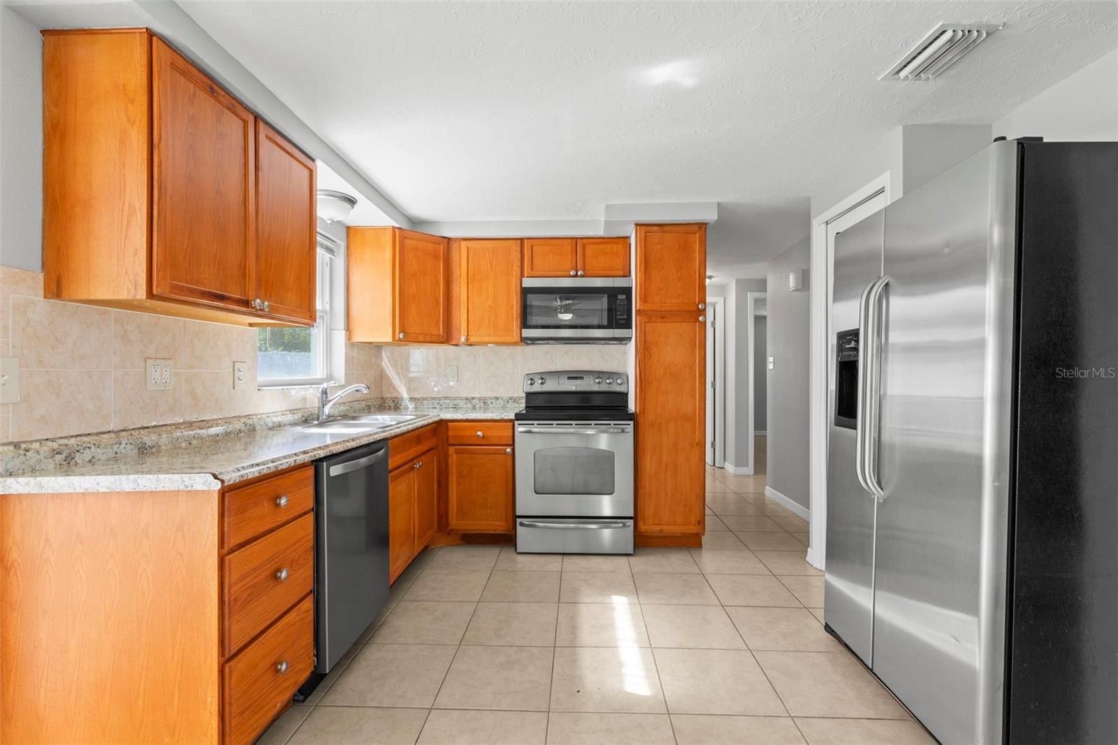 1508 DERRICK ST — photo 21