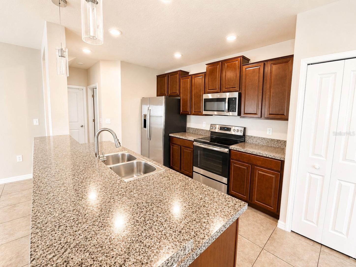 7422 EVENING PRIMROSE CT — photo 5