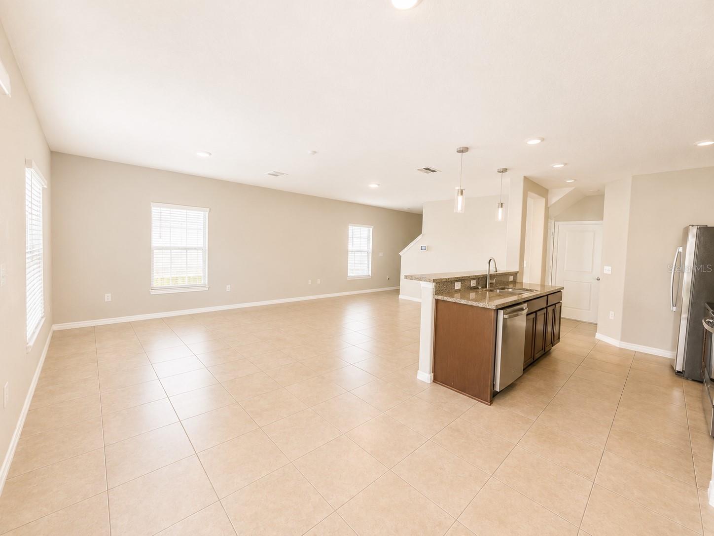 7422 EVENING PRIMROSE CT — photo 4