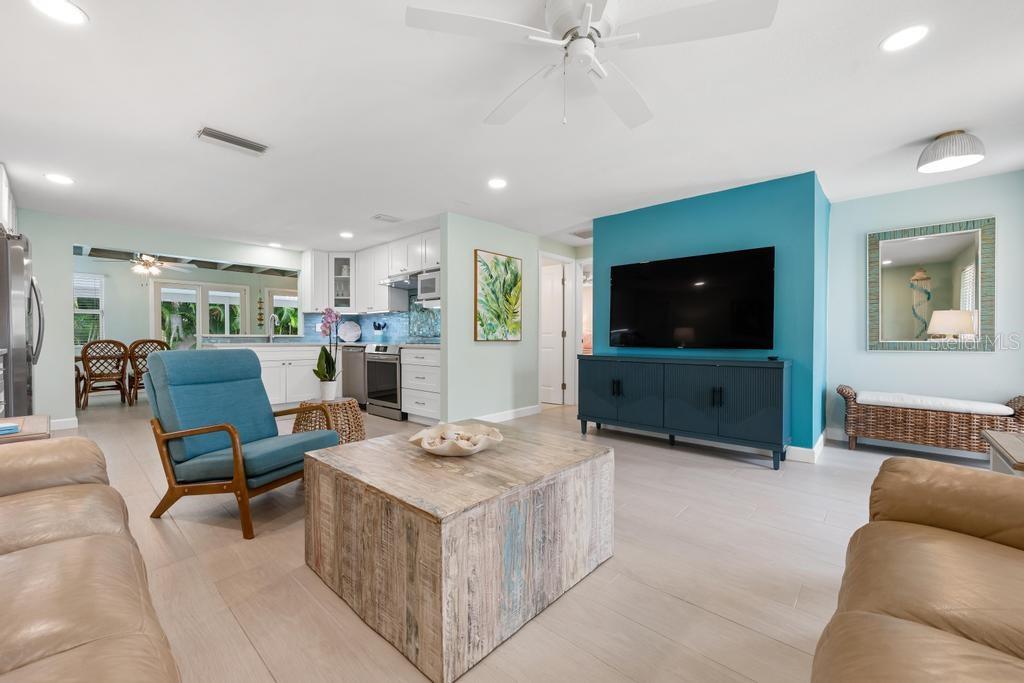 406 BAY PALMS DR — photo 11
