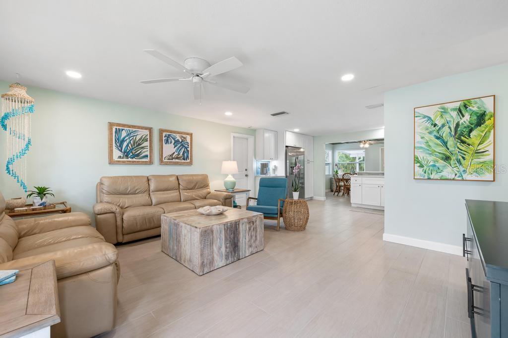 406 BAY PALMS DR — photo 5