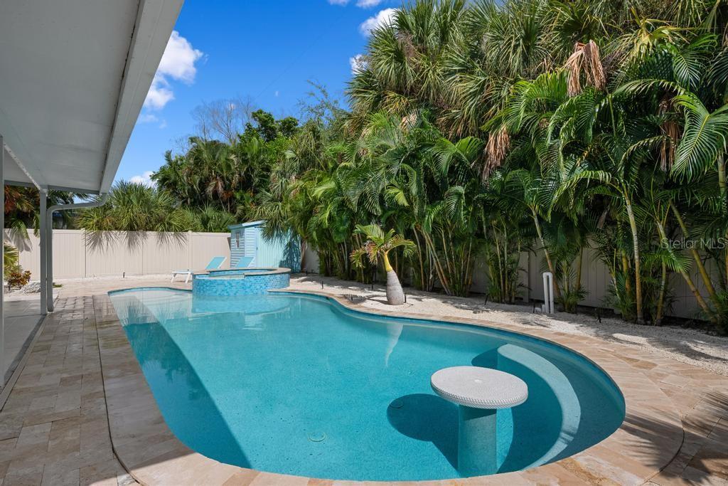 406 BAY PALMS DR — photo 2