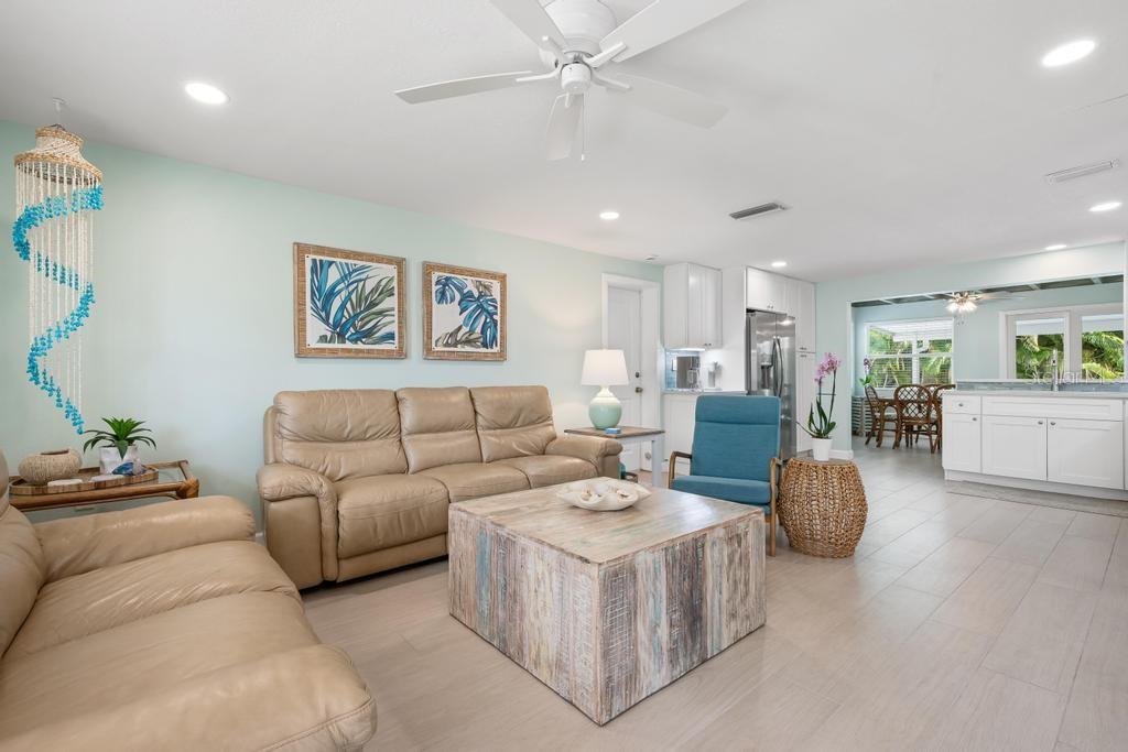 406 BAY PALMS DR — photo 6