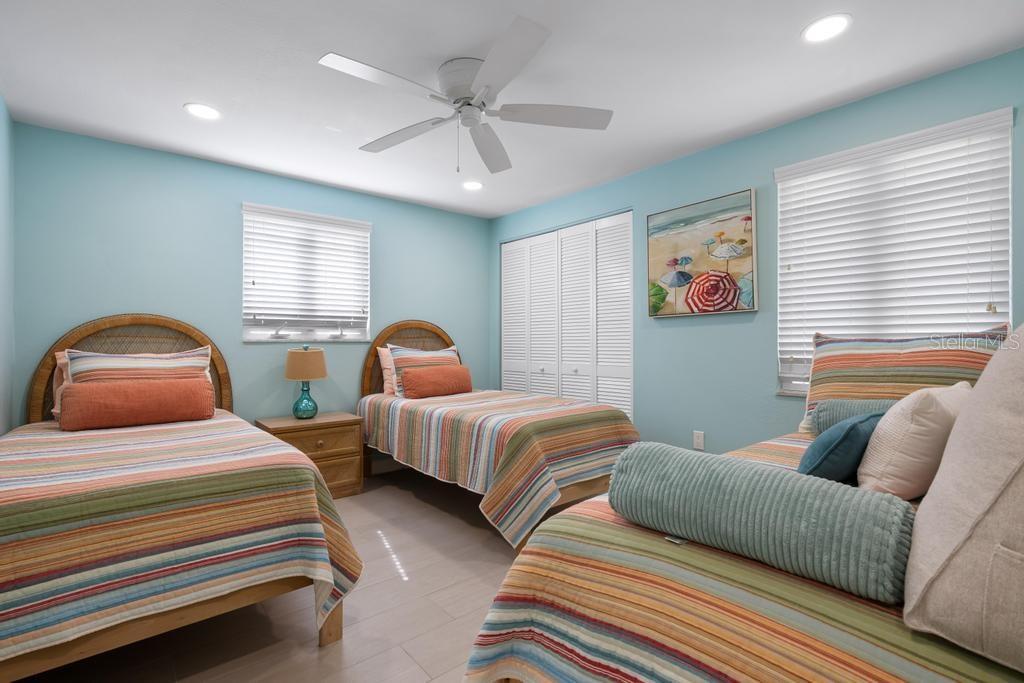406 BAY PALMS DR — photo 25