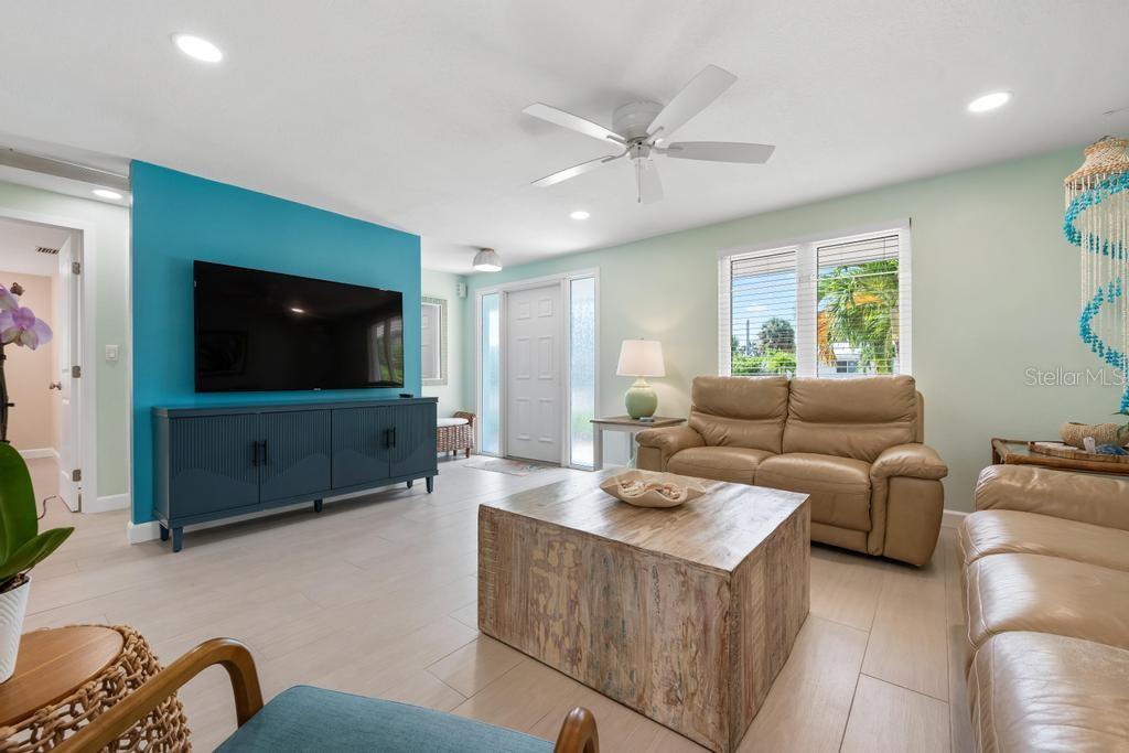 406 BAY PALMS DR — photo 9