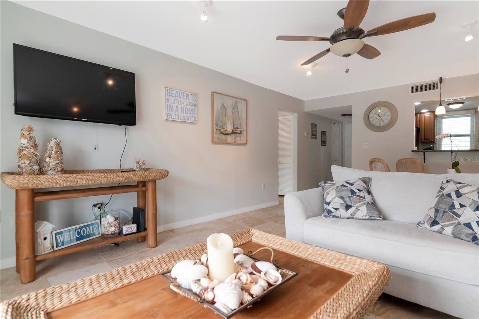 464 N PAULA DR #211 — photo 2