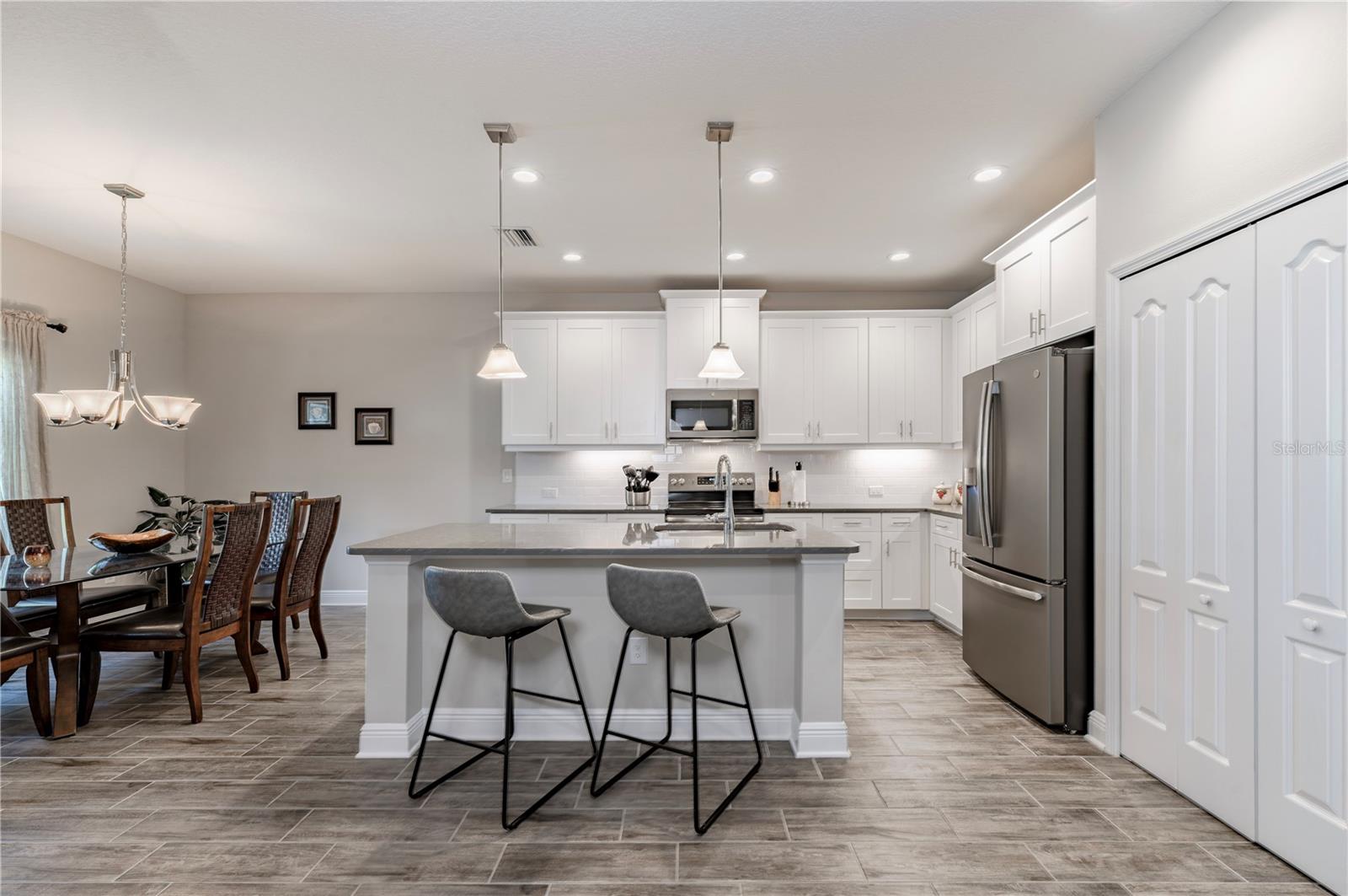 1117 THORNBURY DR — photo 15