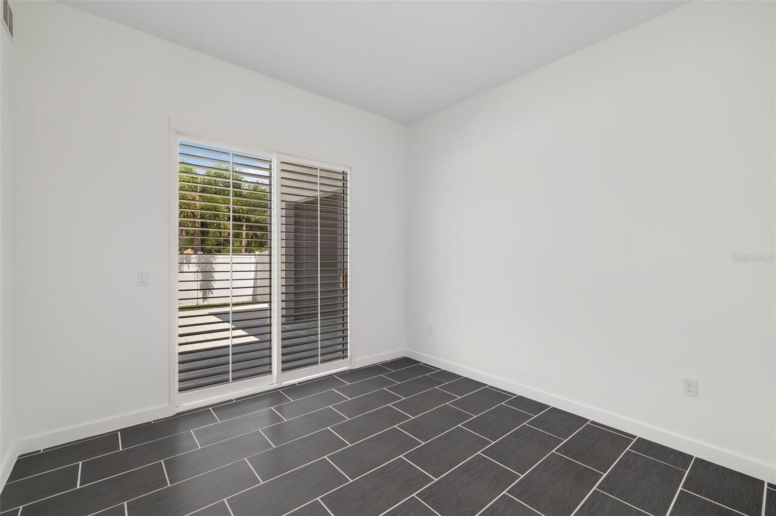 4524 RIVERWOOD AVE — photo 23