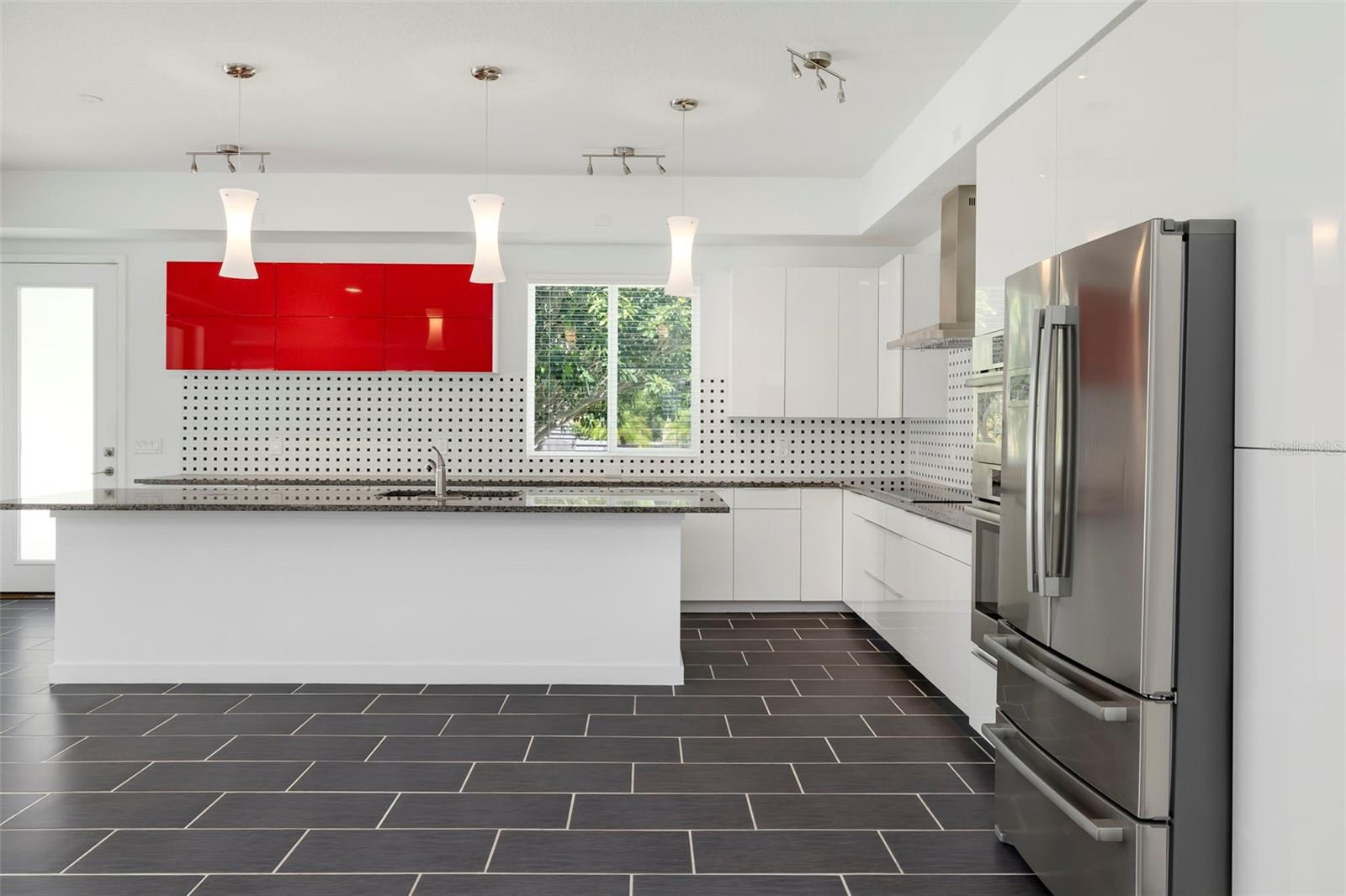 4524 RIVERWOOD AVE — photo 12