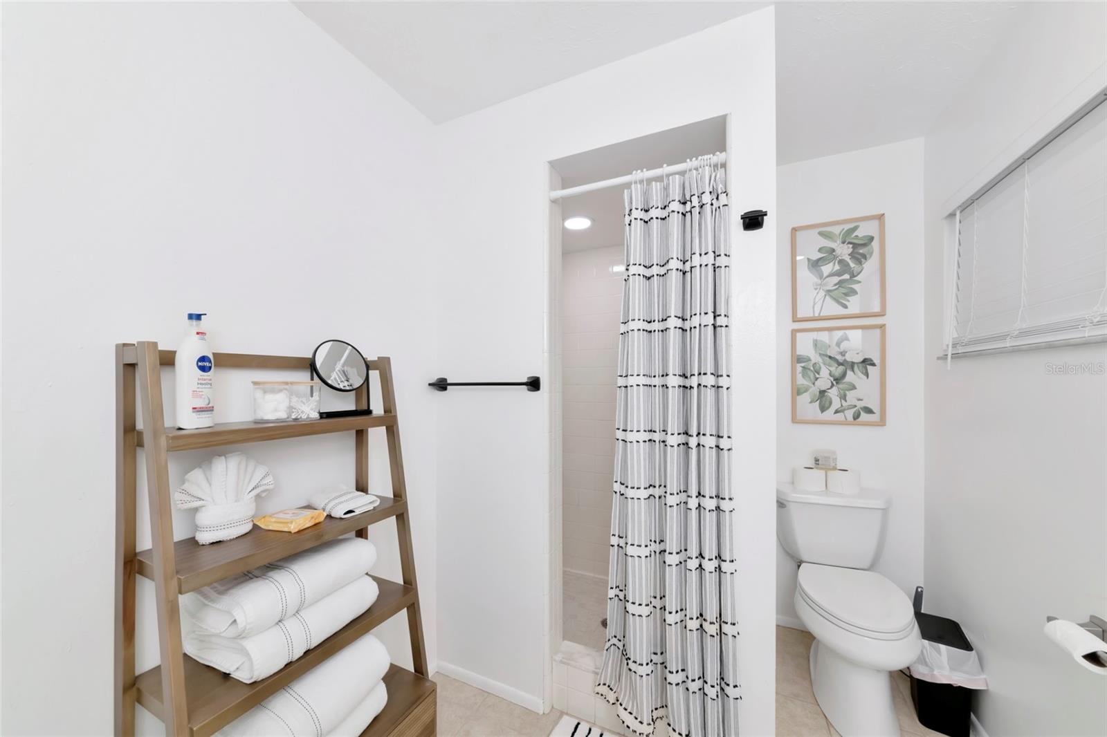 2861 INDIANWOOD DR — photo 15